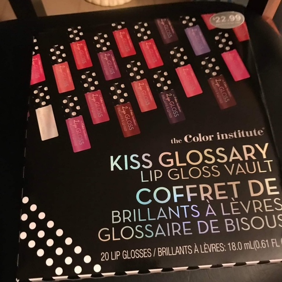 The Color Institute///Lip Glossary - Picture 2 of 4
